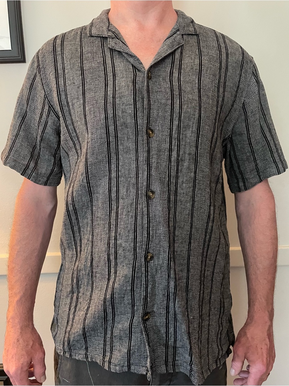 Old Navy Men’s Short-Sleeve Button Shirt in Gray and Black Stripe